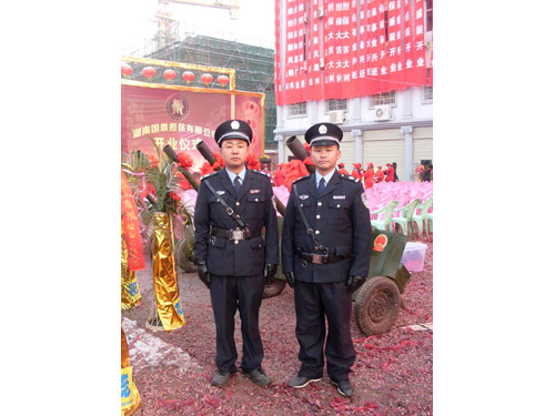 在國鼎擔(dān)保開業(yè)典禮執(zhí)勤